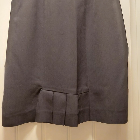 Holt Renfrew Ladies Midi Skirt - Picture 2 of 3